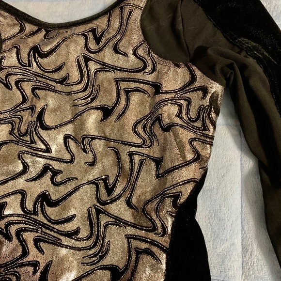 Weissman silver/black velvet dance/skate costume - Picture 3 of 5